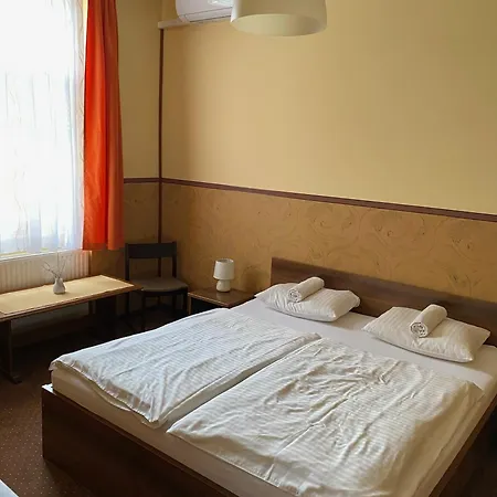 Hét Pecsét étterem Panzió Sopron