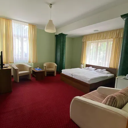 Hét Pecsét étterem Bed and breakfast *
